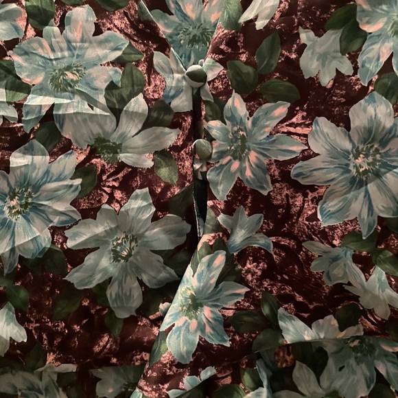 Floral Satin Crop Top - Picture 2 of 4